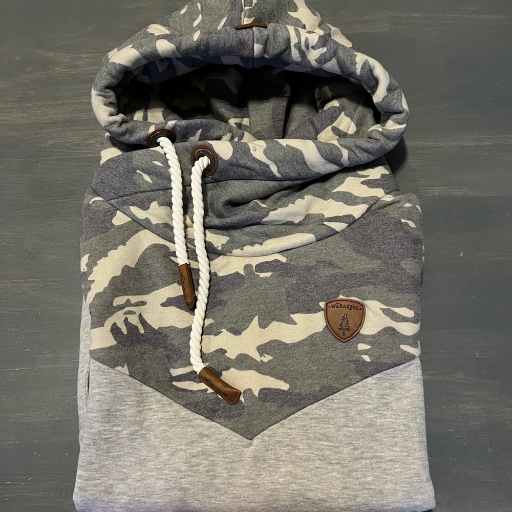 Wanakome Camo Hoodie